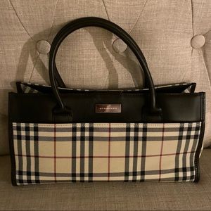 Burberry classic tote bag